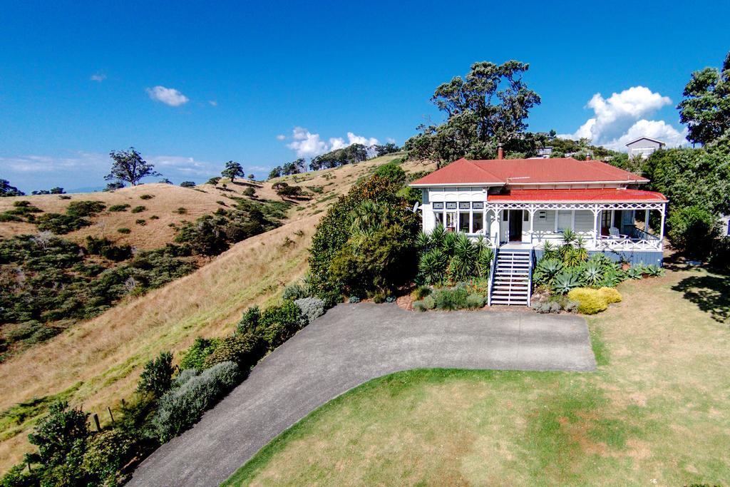 Crescent Villa - Stay Waiheke Ostend Екстериор снимка